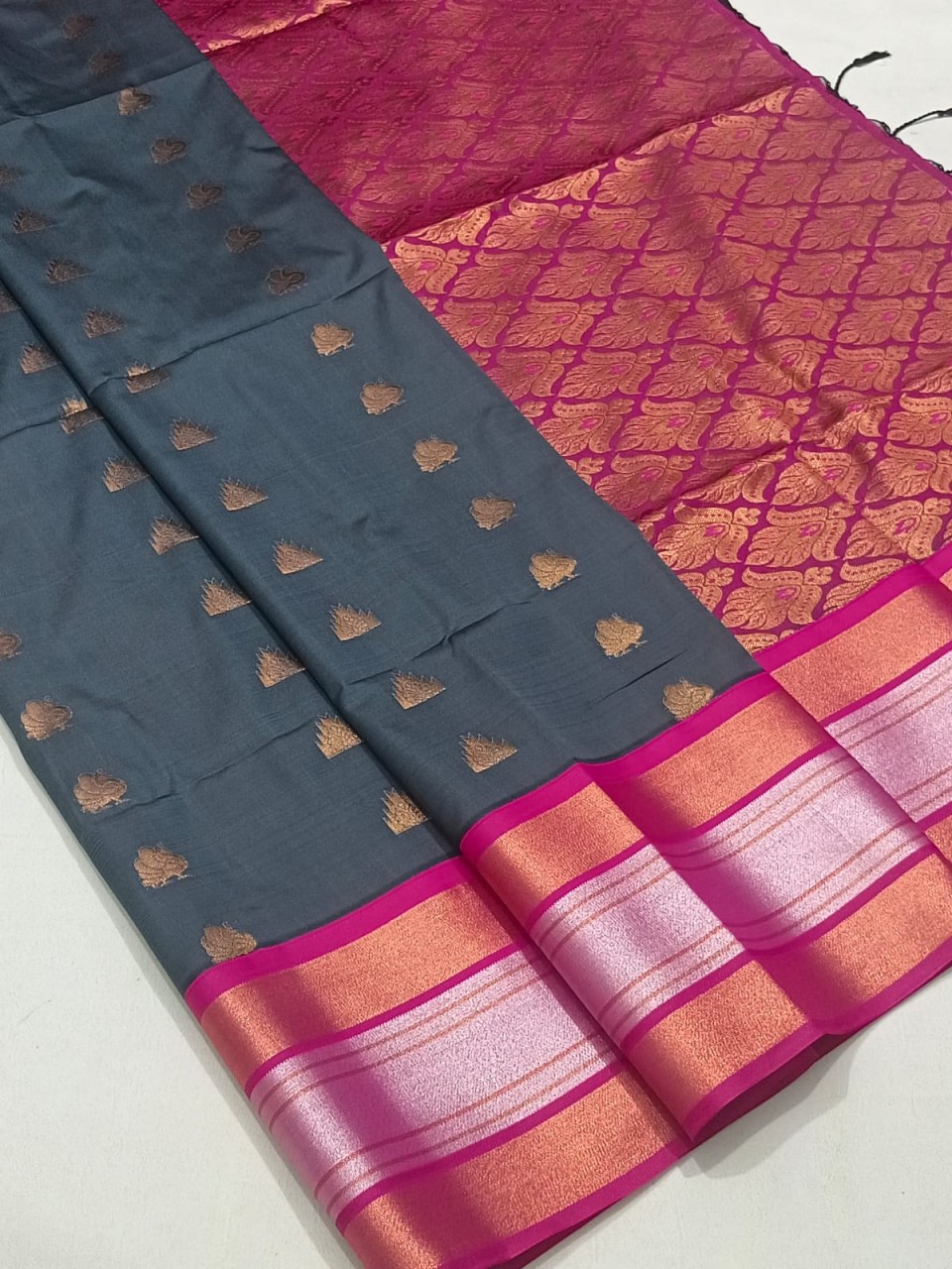 Semi soft silk saree with blouse07