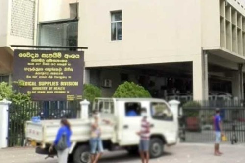 சுகாதார அமைச்சின் உயர் அதிகாரிகள் 4 பேர் CID யினரால் கைது